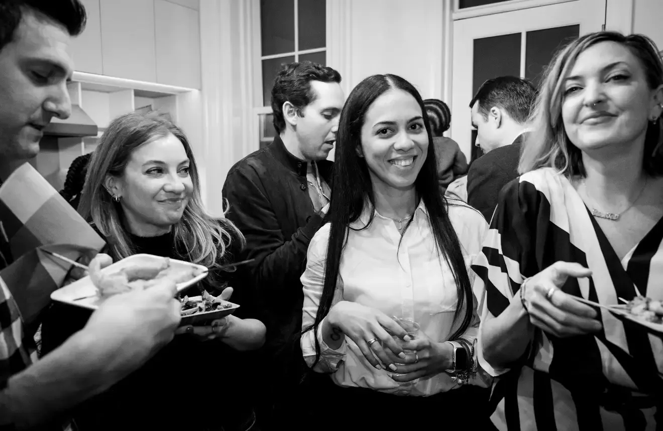 Jeimy Manón, Server at WOA Cocktails
